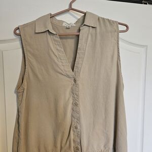 Cloth & Stone Beige Sleeveless Button Down Shirt